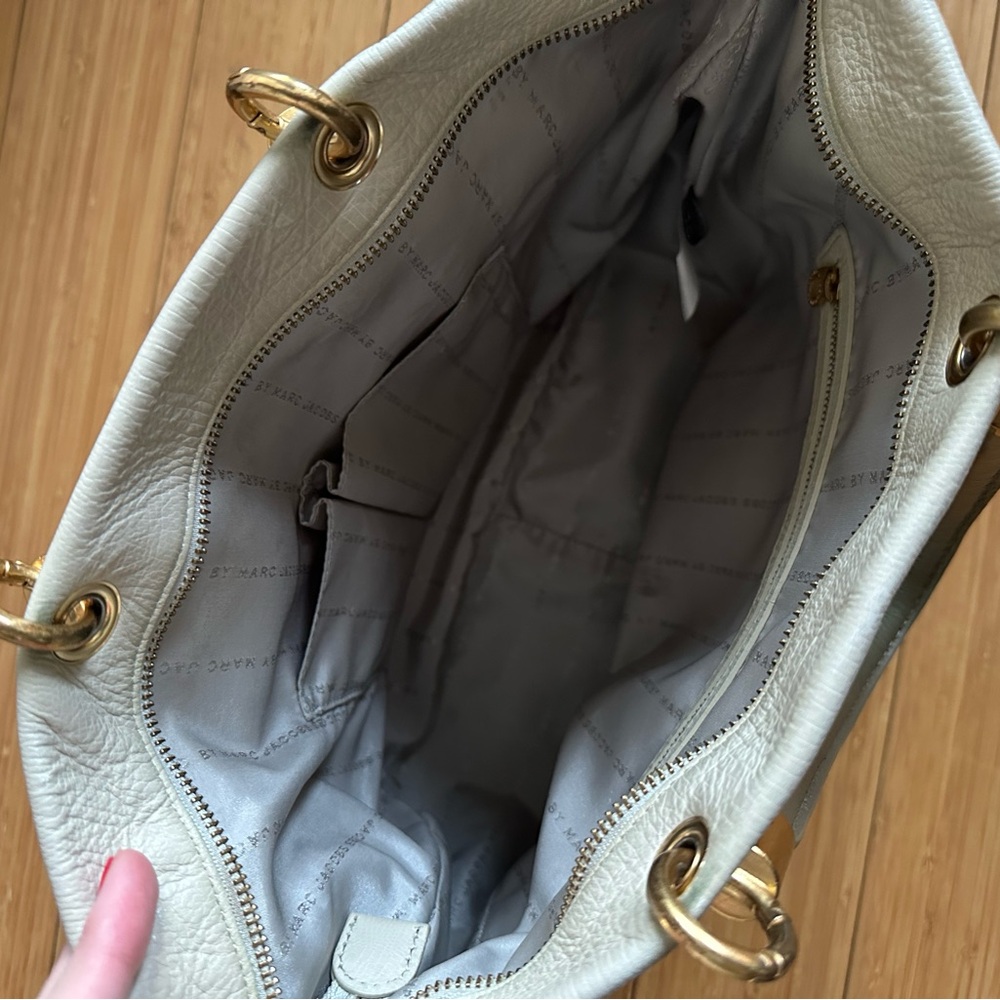 Marc by Marc Jacobs Cream and Black Shoulder Bag - Picture 3 of 3